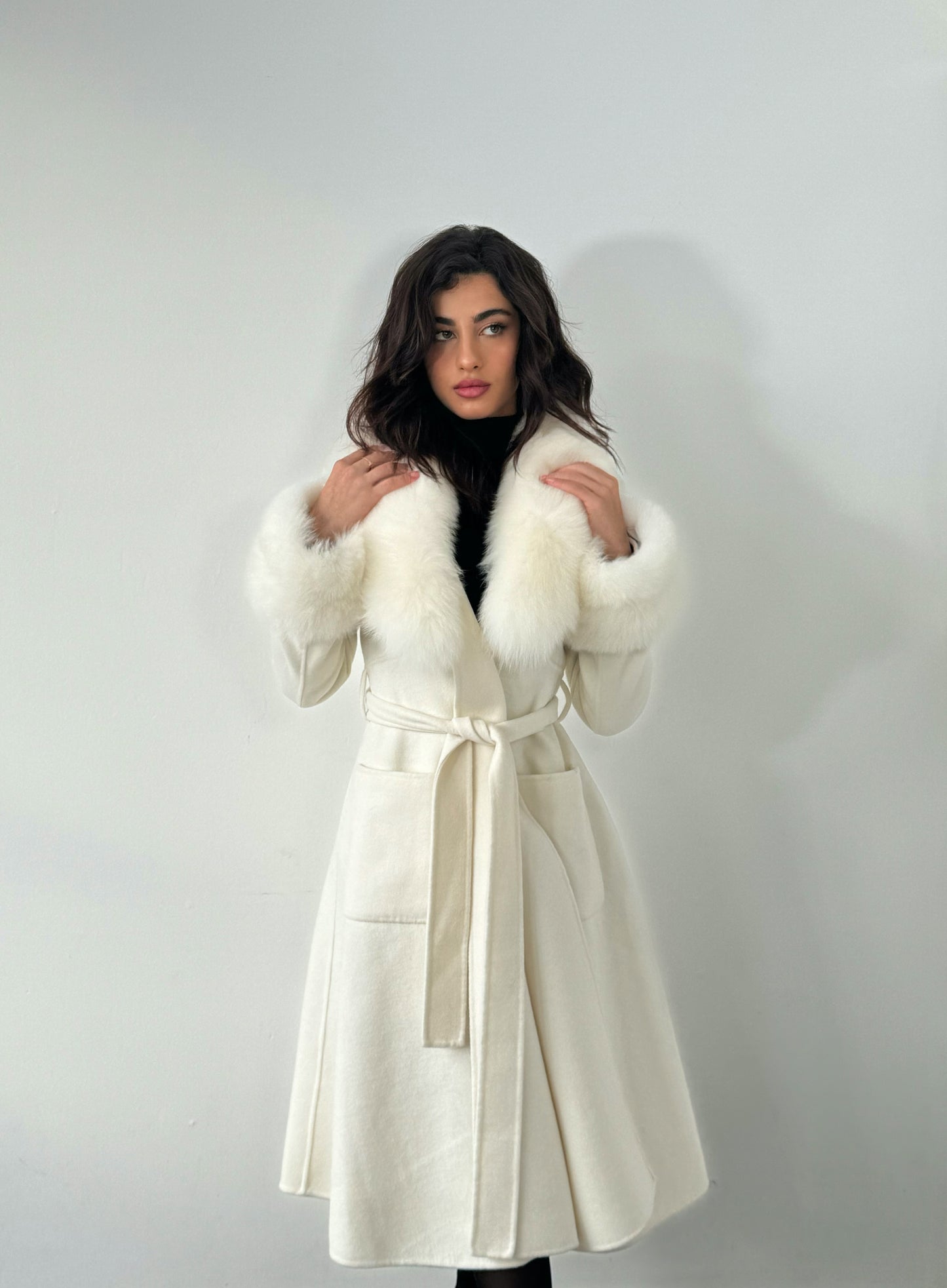Casandra - White